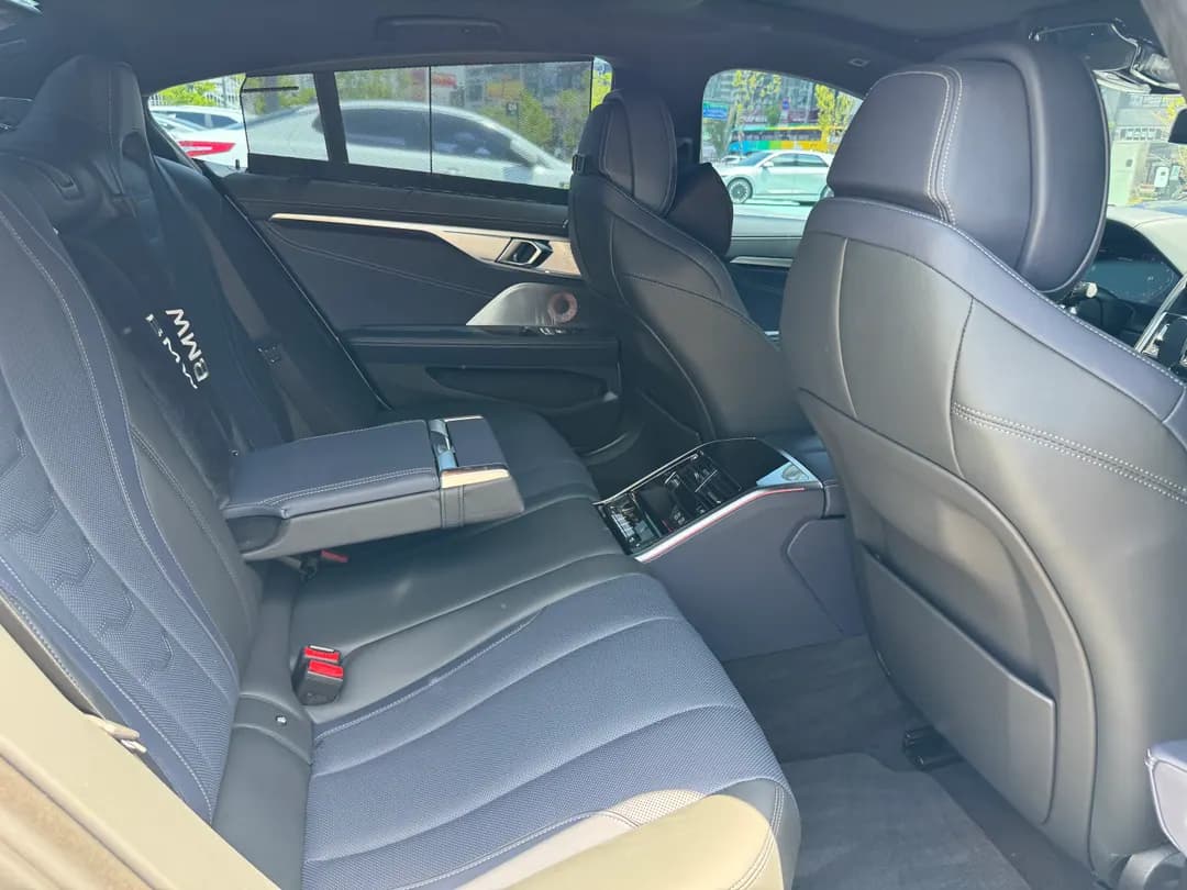 BMW 8시리즈 사진 2