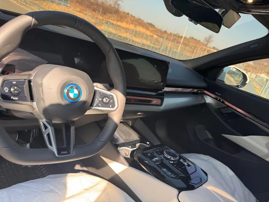 BMW i5 사진 4