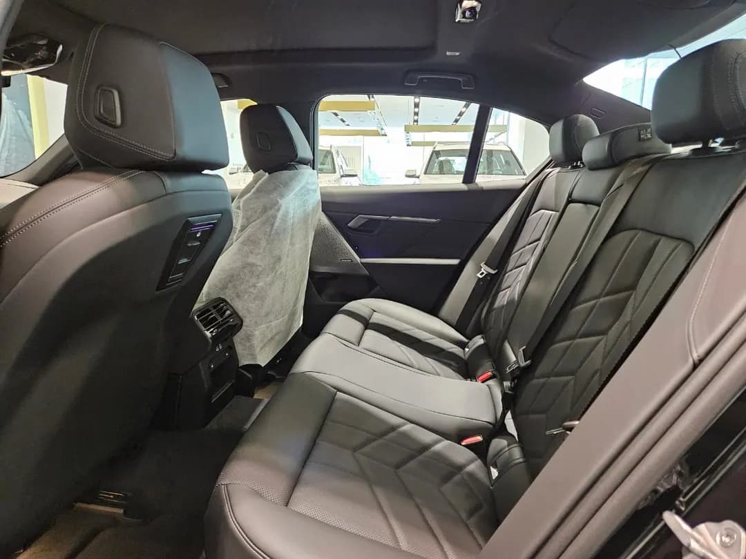 BMW i5 사진 2