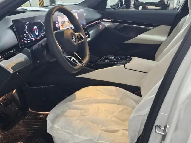 BMW 5시리즈 사진 2