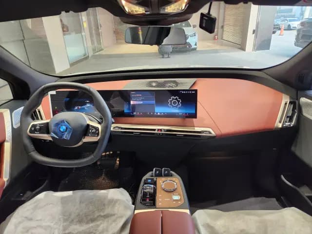 BMW iX 사진 2