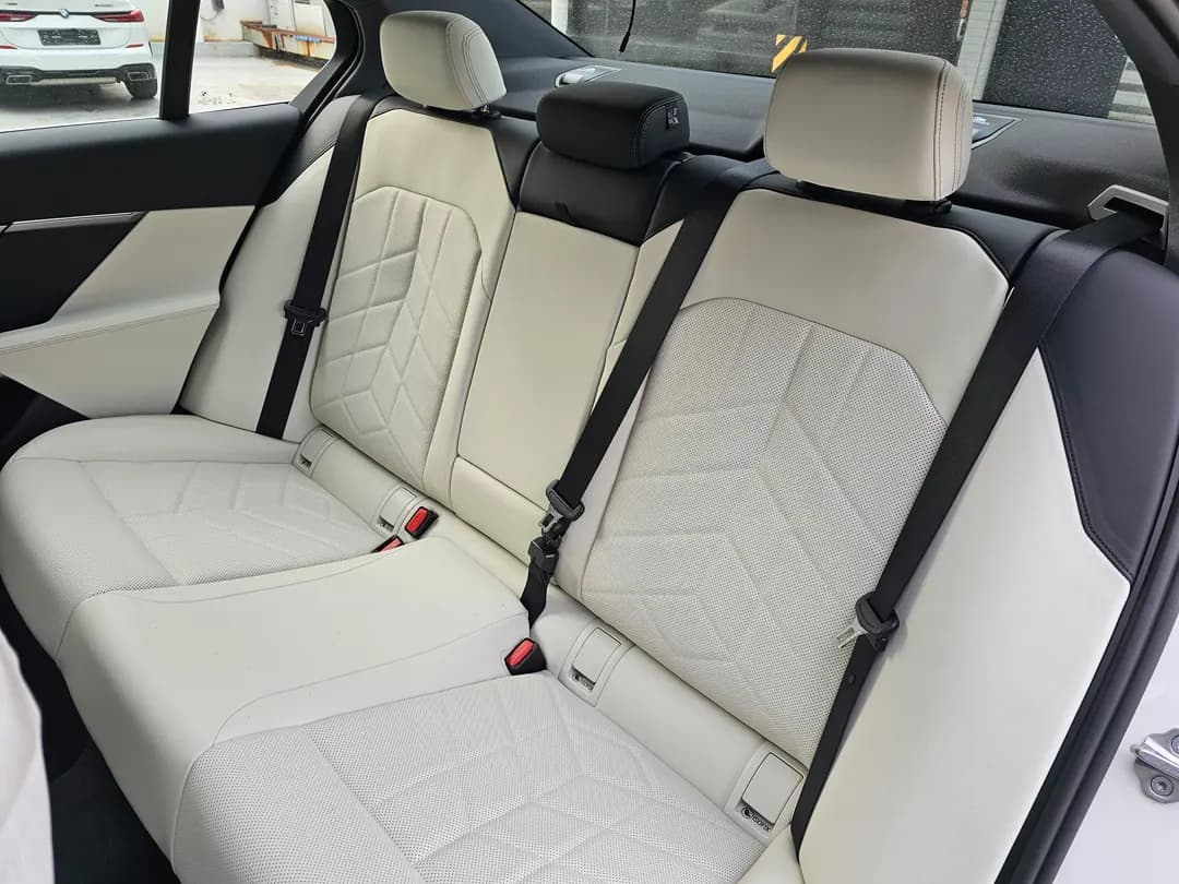 BMW 5시리즈 사진 2