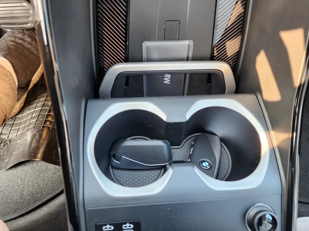 BMW iX1 사진 3